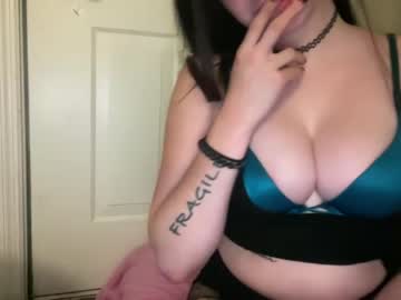 girl Huge Tit Cam with justtryliee